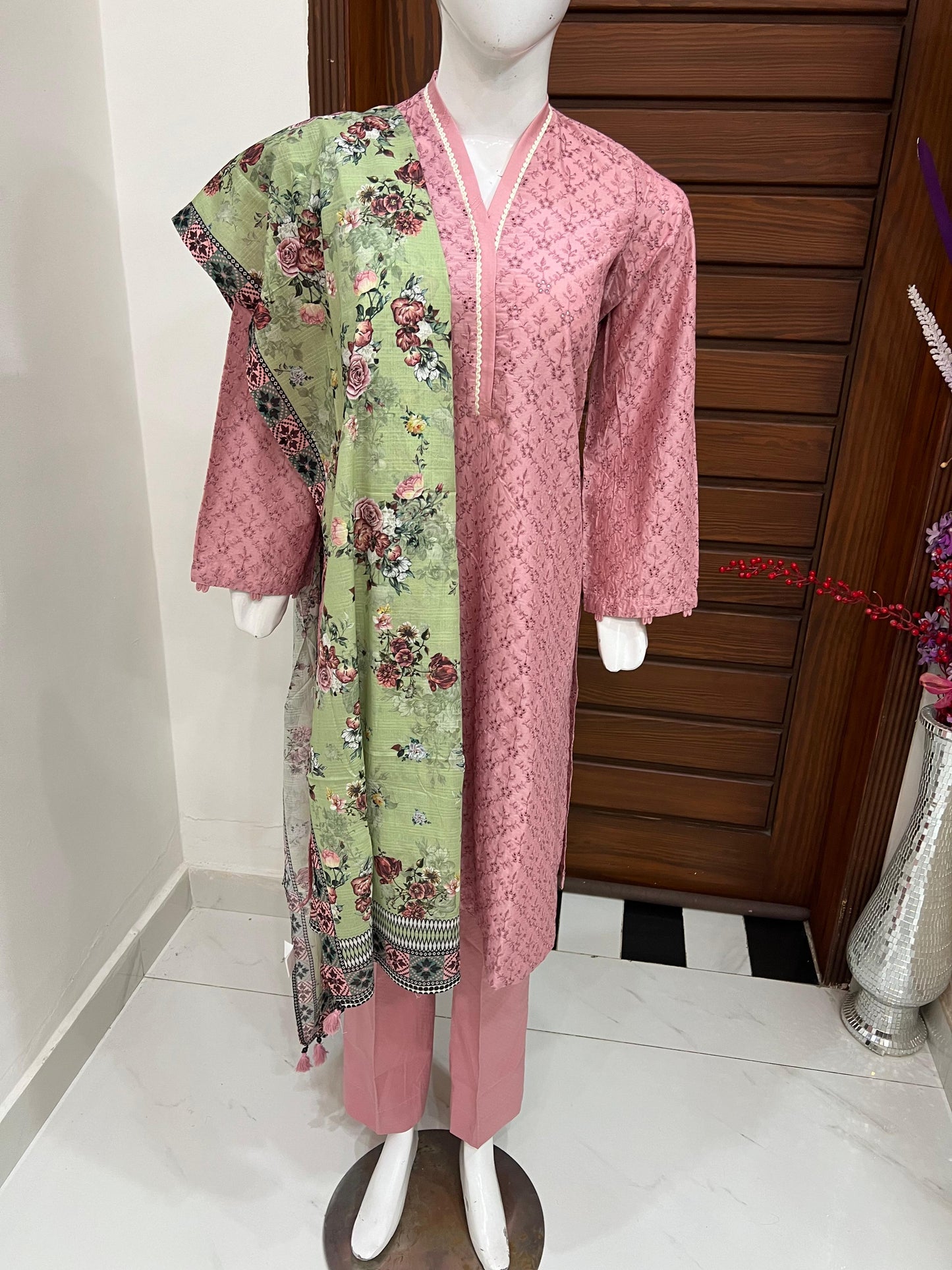 Elevate your Style with Saira,sCollection